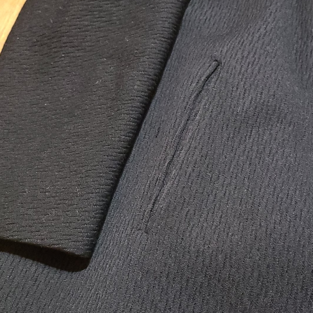 Chic 100% Wool Coat - Picture 4 of 8